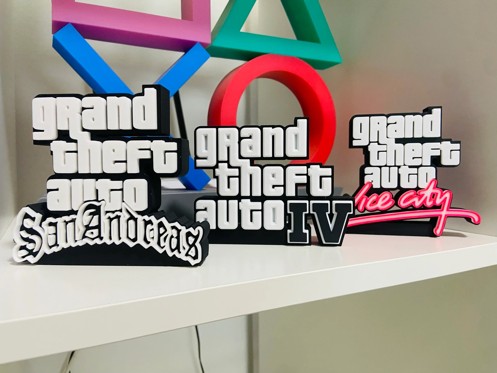 GTA - Lote de Placas Decorativas (San, Vice e 4)
